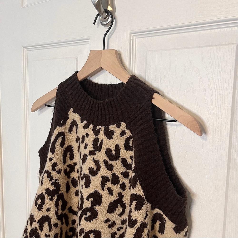 ✧･ﾟleopard print cold shoulder sweater